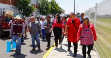 Tonantzin Fernández escucha y dialoga con comerciantes del Tianguis Xixitla