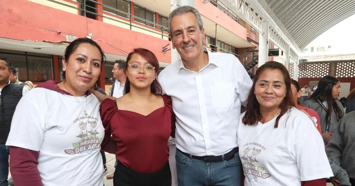 Entregó Pepe Chedraui techado escolar en la Primaria Pacheco y Henning
