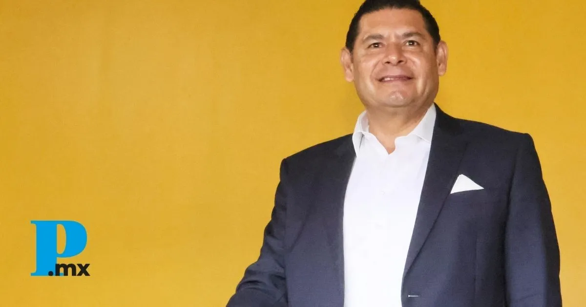 Alejandro Armenta acude a votar e impulsa participación democrática en Puebla