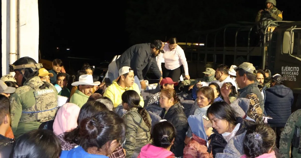 Gobierno del Estado en coordinación con fuerzas de seguridad nacional atienden inundaciones en Chignahuapan, Tepeojuma e Izúcar de Matamoros