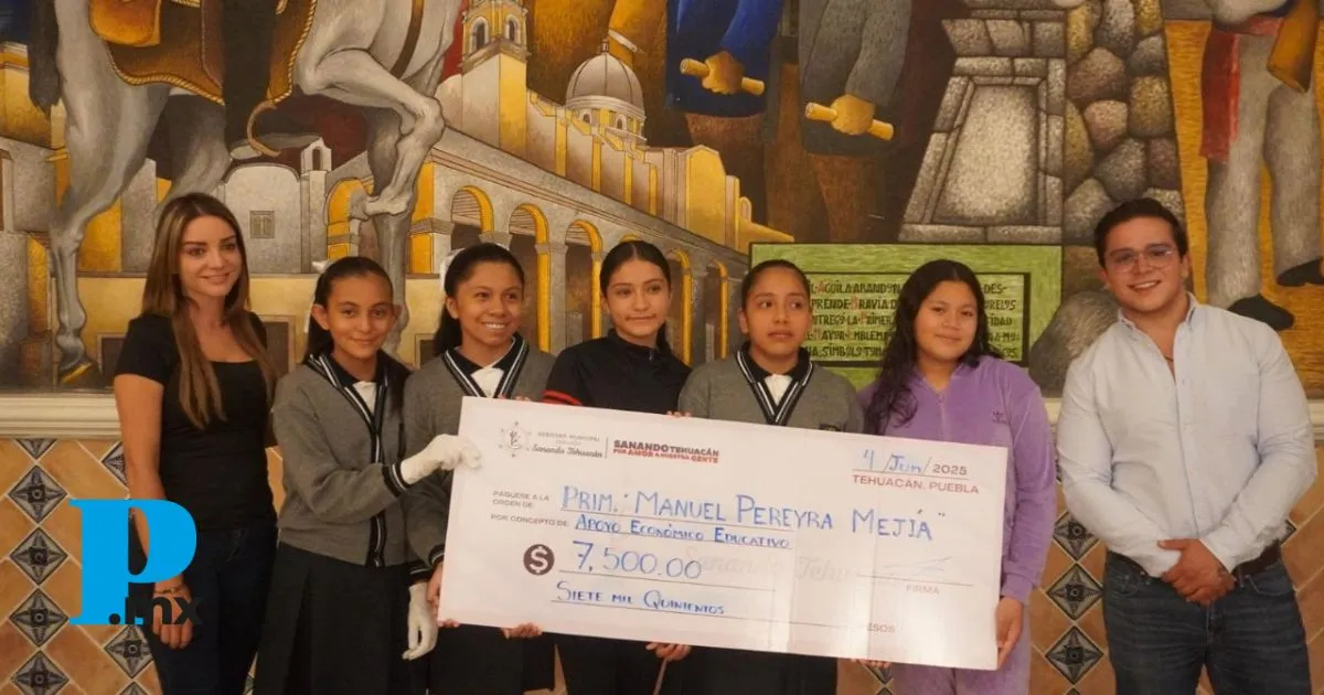 Tehuacán apoya a escolta escolar para asistir a concurso estatal en Atlixco