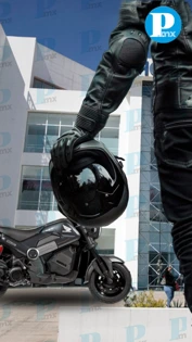 Motociclistas de Puebla buscan apoyo de Sheinbaum para eliminar la Ley Casco