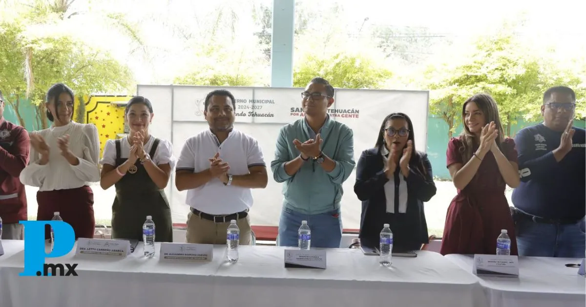 Llama Alejandro Barroso a servidores públicos a trabajar para transformar Tehuacán