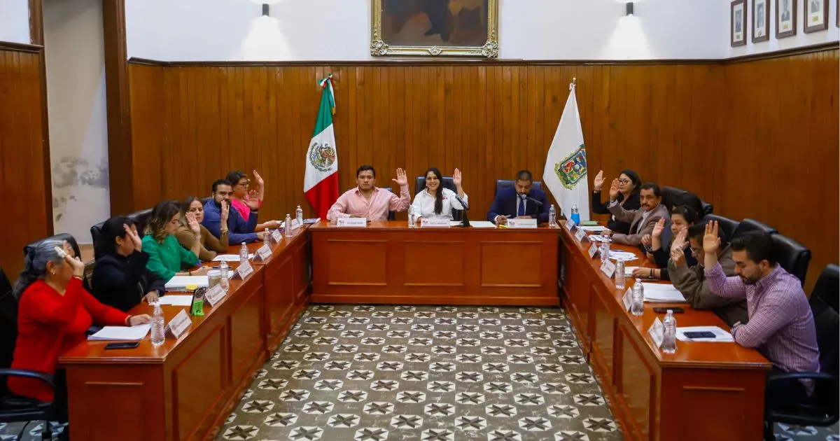 La aprobación de los informes se realizó por mayoría de votos, con una abstención.