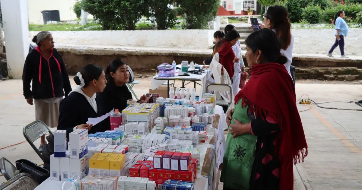 Dr. Alejandro Barroso Chávez, llevó la Magna Jornada de Salud y Multiservicios con servicios médicos gratuitos y atención ciudadana a la junta auxiliar de Santa Catarina Otzolotepec