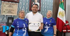 Reconocen a edil de Tehuacán por impulsar el deporte de personas mayores