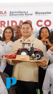 Gobierno de Puebla cumple un sueño: 27 módulos de maquinaria, drones y tractores