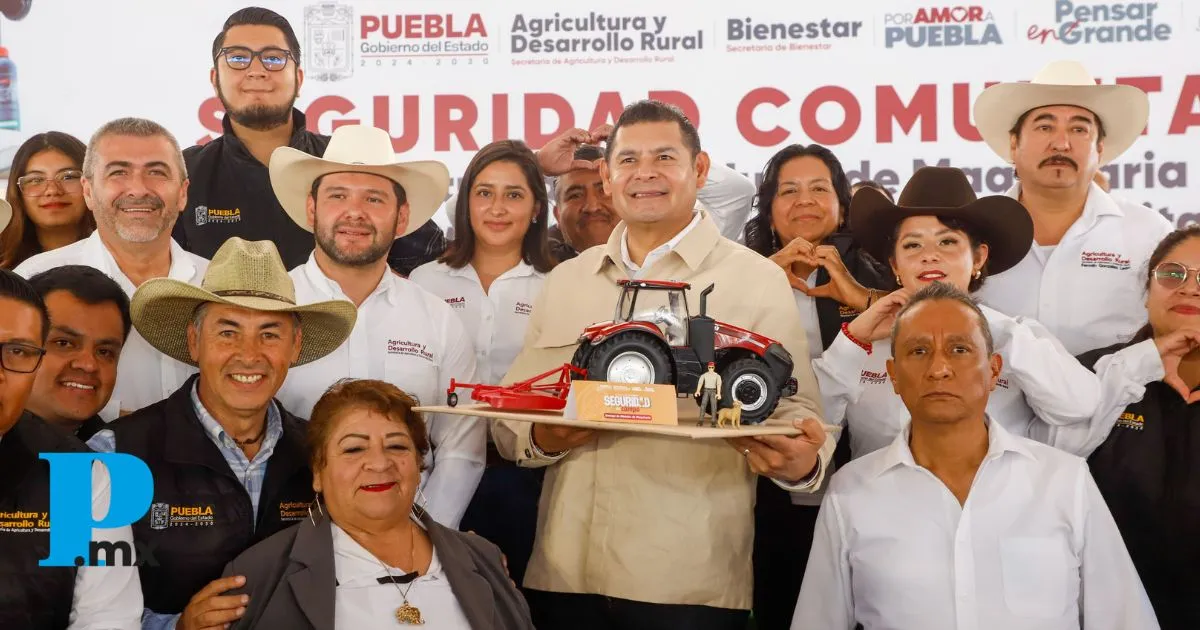 Gobierno de Puebla cumple un sueño: 27 módulos de maquinaria, drones y tractores