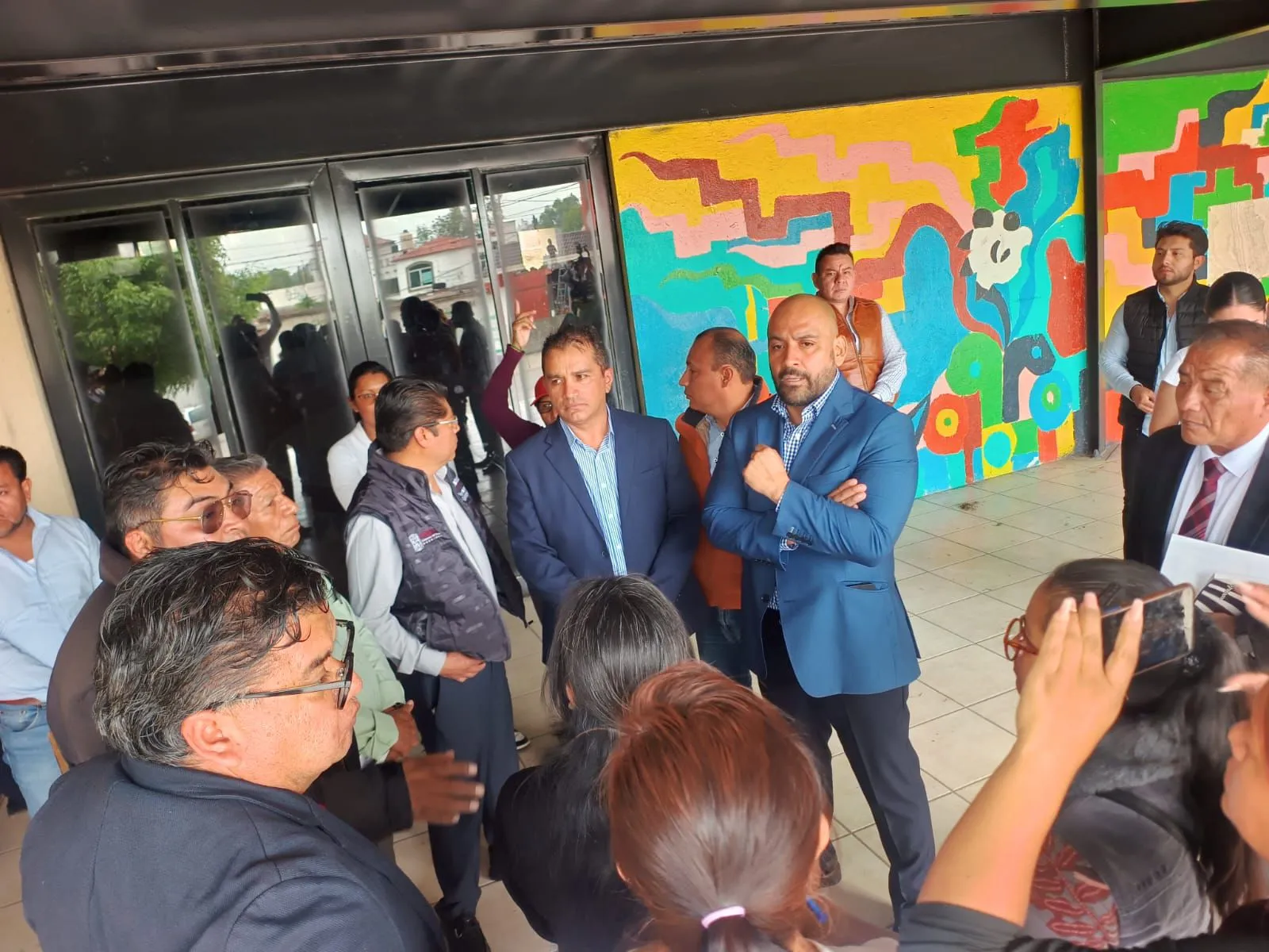  El lunes directivos de la escuela técnica 45 se reunieron con personal del CAPCEE
