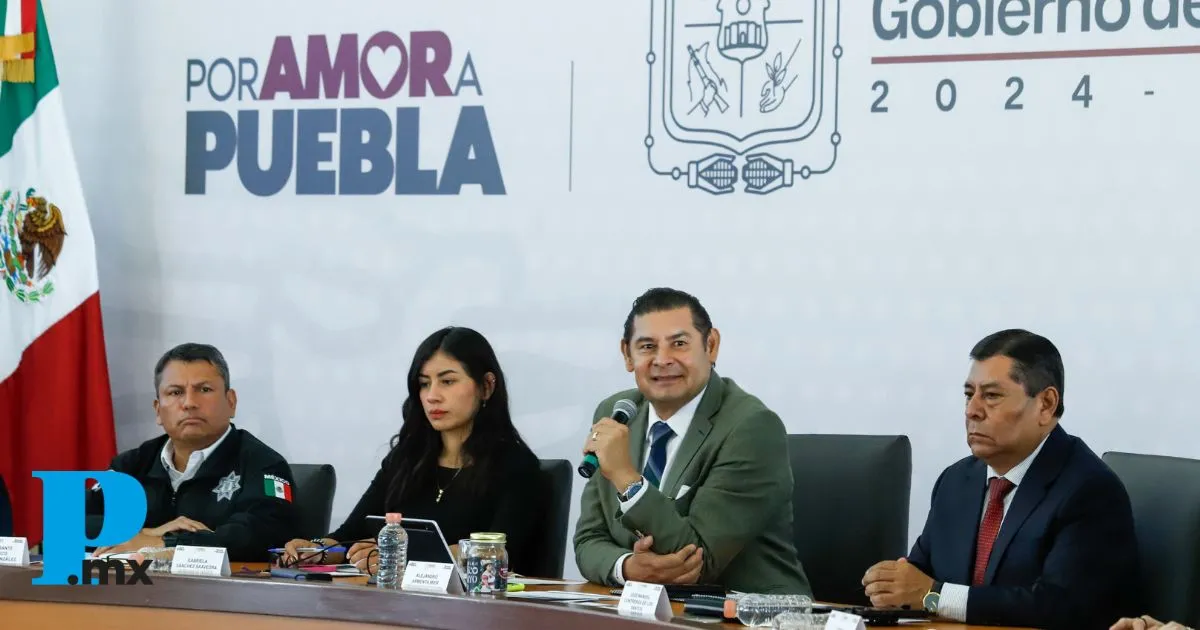 Rehabilitan en Puebla mas de 300 calles con Escuadrón de Maquinaria 