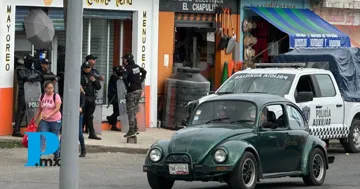 Autoridades estatales y de comercio exterior aseguraron mercancía de procedencia asiática presuntamente ingresada de forma ilegal en un operativo en Zacatepec, Juan C. Bonilla