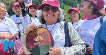 San Pedro Cholula recibe a personas adultas mayores del programa Colibrí