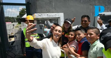 Sheinbaum da banderazo a trenes de repavimentación en Edomex