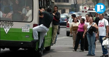 Transporte Público saturado de pasajeros