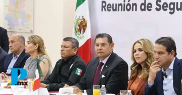 El mandatario puso a disposición de las y los empresarios el sistema de alarmas vecinales y los números 911 y 089