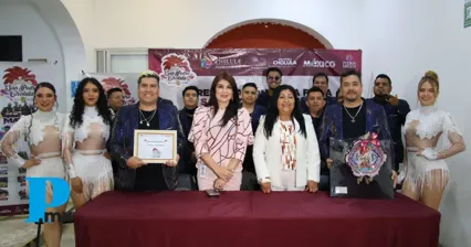 Con su característico estilo, Grupo Ensamble puso a bailar y cantar a cholultecas y visitantes.