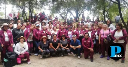 SMDIF Cuautlancingo lleva a Africam Safari a adultos mayores