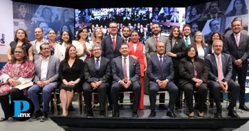 Gobernador Armenta reconoce labor de diputadas y diputados federales en informe legislativo de Puebla