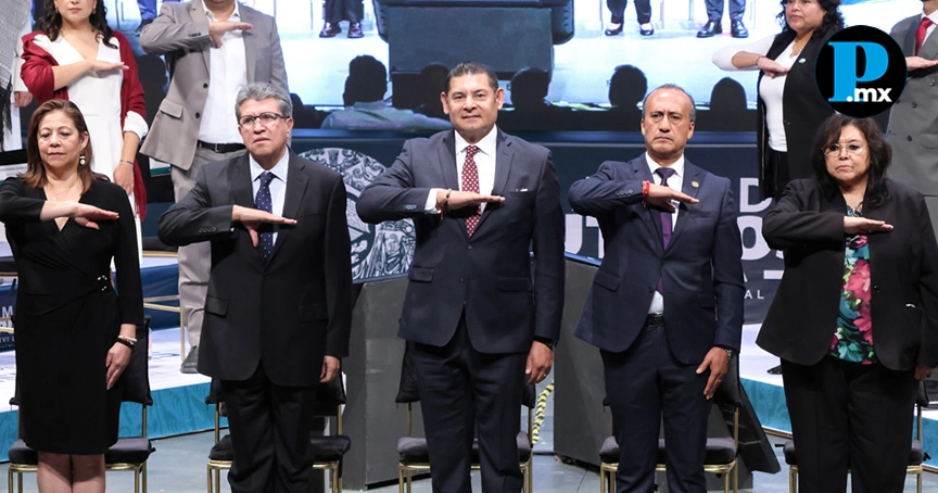 El gobernador Alejandro Armenta acompañado de Ricardo Monreal
