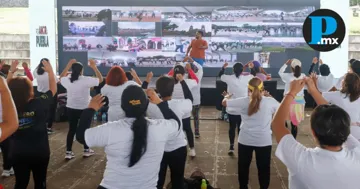 Puebla celebra Día Mundial del Corazón con masivo Zumbatón estatal