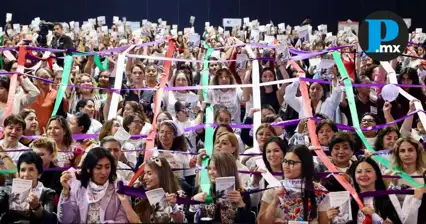 Puebla conforma la primera Red de Tejedoras de la Patria en México