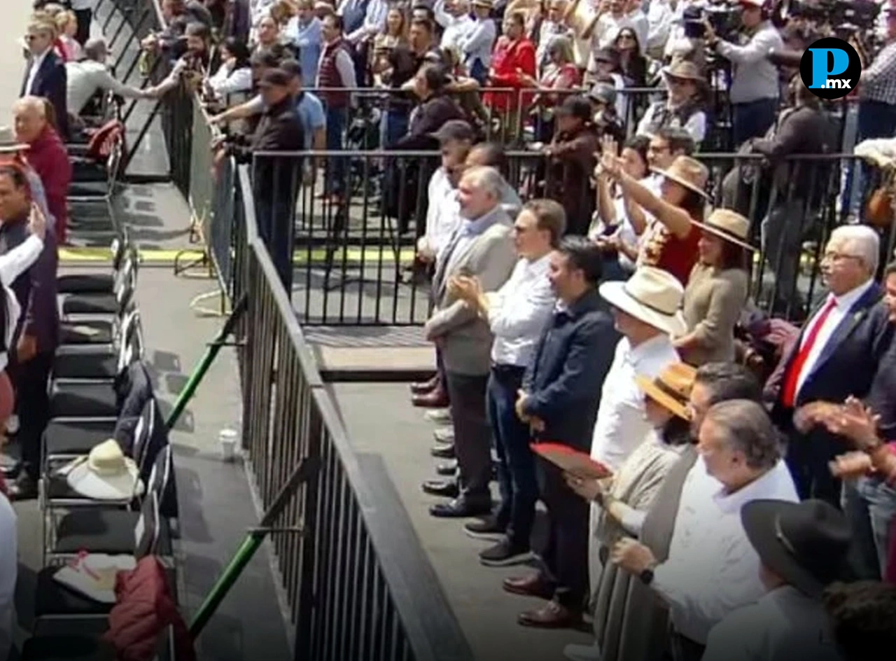 Adán Augusto y Gerardo Fernández Noroña fueron colocados lejos del templete