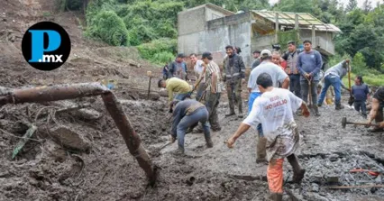 El gobernador Alejandro Armenta recorri&oacute; comunidades de la Sierra Norte de Puebla para supervisar da&ntilde;os por las lluvias