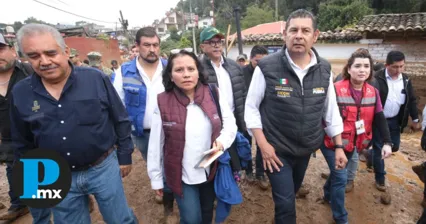 Elementos de la Defensa, Marina, Guardia Nacional y Protección Civil continúan con las labores de recuperación de caminos, carreteras y viviendas.