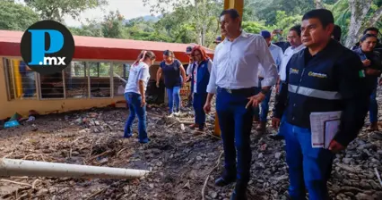 Alejandro Armenta y Leticia Ramírez recorrieron la comunidad de Paciotla