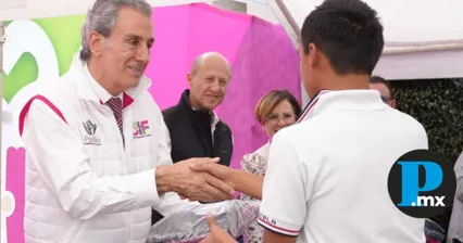 Hera Apparel dona 240 jeans a niñas y niños atendidos por el DIF