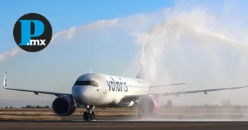 Con un arco de agua, se puso en operación el vuelo 1398 Puebla-Guadalajara