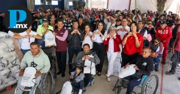 DIF Estatal y San Pedro Cholula entregan más de 500 apoyos alimentarios