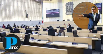 El presidente de la Mesa Directiva, Elías Lozada Ortega, dio lectura al oficio enviado por el ahora exconsejero, cuya renuncia surtió efectos el 15 de noviembre