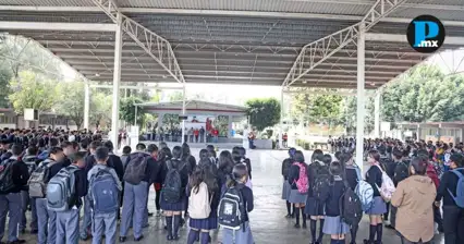 Ayuntamiento entrega obra en secundaria t&eacute;cnica de Cuautlancingo