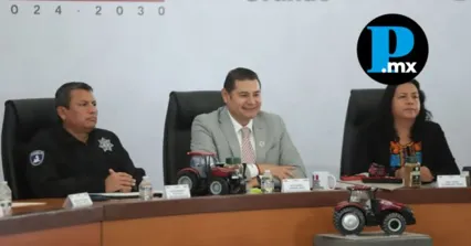 El Gobierno de Puebla fortalece la productividad agr&iacute;cola con la entrega de maquinaria y tecnolog&iacute;a de drones para beneficiar a las familias rurales del estado.