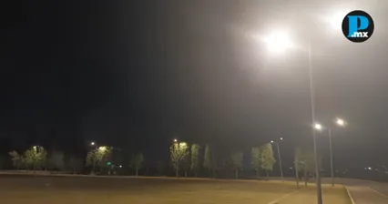 Instalan 34 luminarias LED en unidad deportiva de Cuachayotla