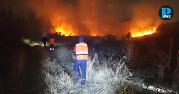 Autoridades sofocan incendios en San Pedro Cholula