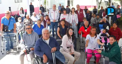 Entregan en Puebla Capital 50 aparatos funcionales a personas con discapacidad