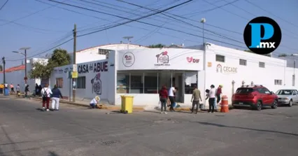 DIF Cholula y SEDIF realizan faena comunitaria para dignificar la Casa del Abue