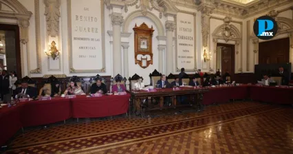 Sesi&oacute;n del Cabildo de Puebla donde se aprobaron lineamientos de bienestar social y reformas reglamentarias.