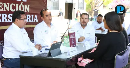 Pavel Gaspar acerca el Congreso de Puebla a estudiantes de la Mixteca