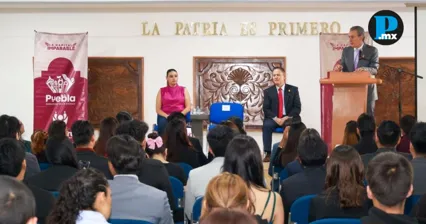 J&oacute;venes debaten temas clave en concurso de oratoria impulsado por Chedraui