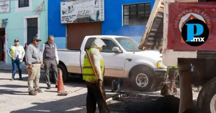 Supervisan avances de la campa&ntilde;a "Bacheando Puebla" en el hist&oacute;rico Barrio de Analco