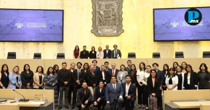 J&oacute;venes de UPAEP conocen proceso legislativo en taller  del Congreso