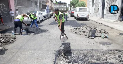 M&aacute;s de 25 cuadrillas reparan calles en El Refugio Puebla 