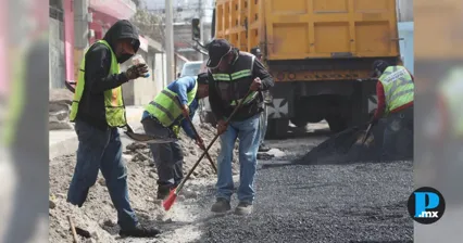 Supervisan trabajos de bacheo en la 44 Norte de Puebla capital