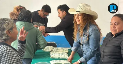 Paola Ruiz, delegada de Liconsa, se promociona en folletos rumbo al 2027