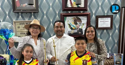 Ayuntamiento de Tehuac&aacute;n entrega apoyo a basquetbolistas escolares