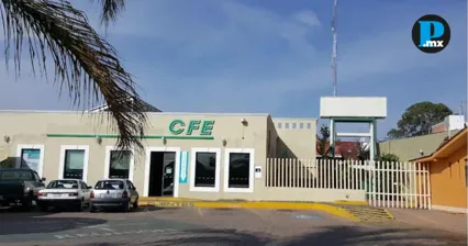 Extrabajadores de CFE protestan en Puebla por reforma a pensiones