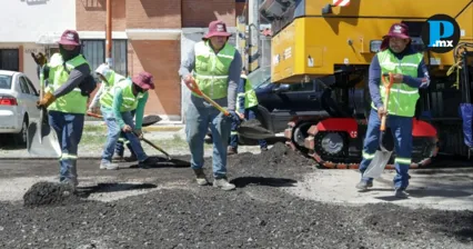 Avanza pavimentaci&oacute;n en calle Tehuac&aacute;n en Puebla capital
